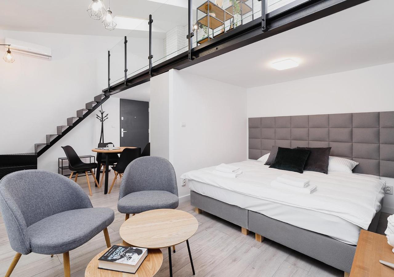 Wow! Aparthotel By Krakowmyplace Buitenkant foto